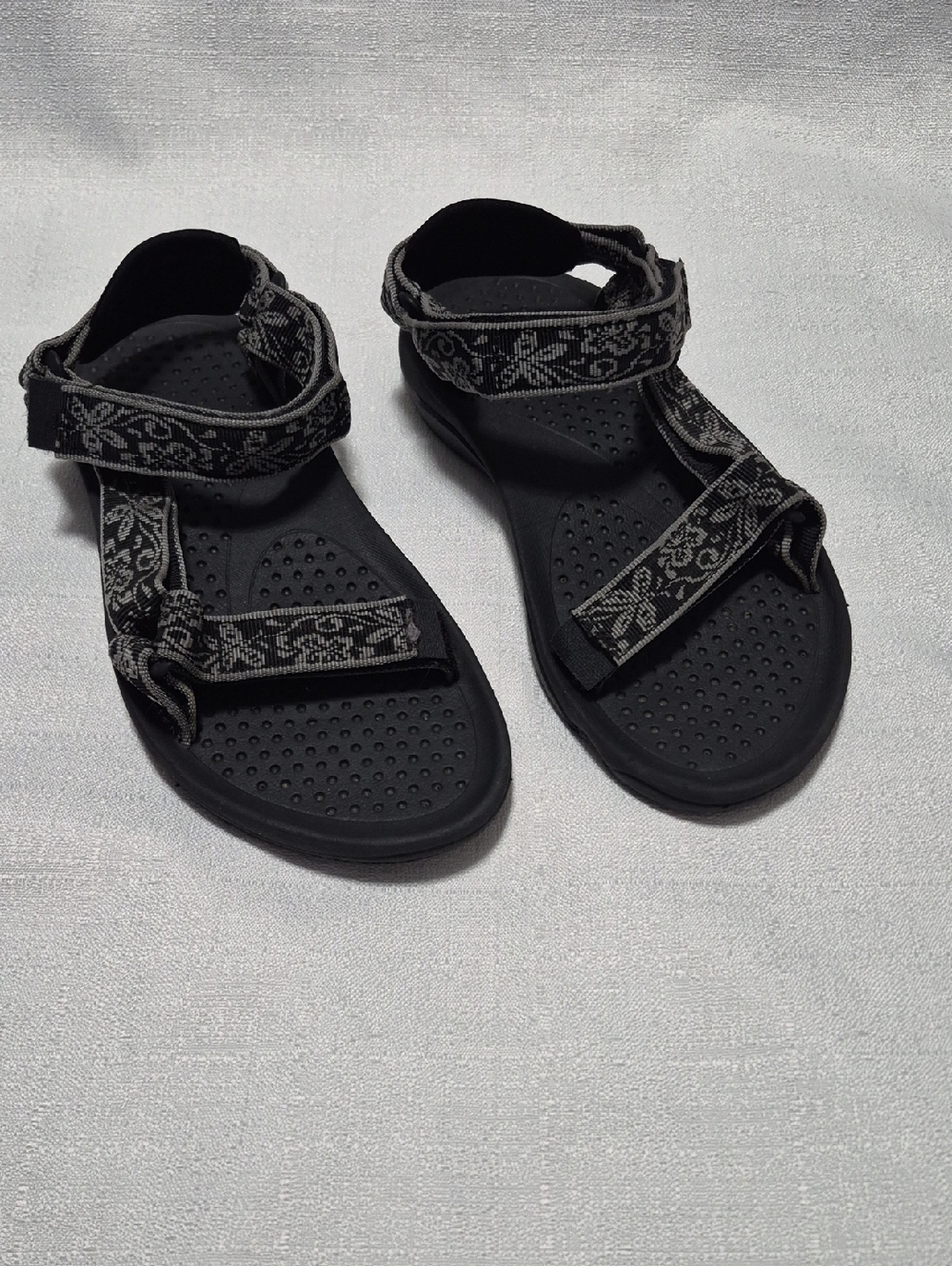Teva Hurricane Black Strappy Outdoor Sandals Floral Straps Size 6